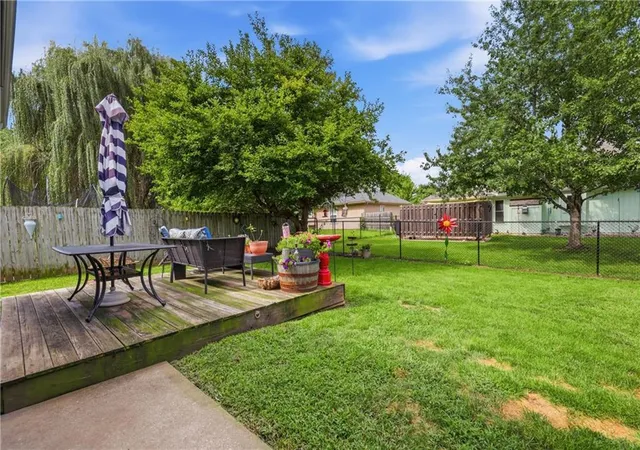 Photo 3 of Sale Pending at 846 SW Country Hl Dr, Grain Valley, MO 64029 | MLS# 2634906 | Listing updated on 2026-09-14
