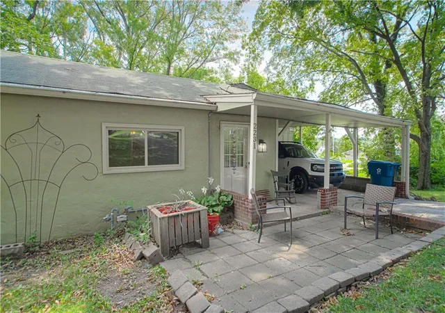 Photo 3 of Single family home for sale at 2231 N River Blvd, Independence, MO 64050 | MLS# 2634933 | Listing updated on 2026-09-15