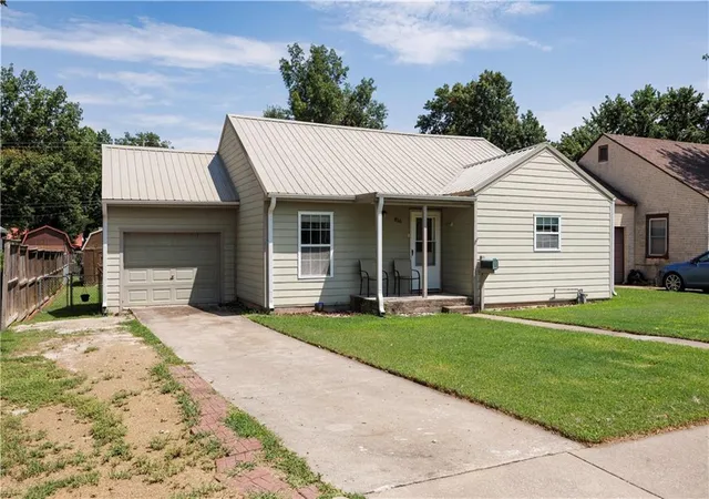 Photo 3 of Single family home for sale at 816 N 8th Street, Neodesha, KS 66757 | MLS# 2634941 | Listing updated on 2026-09-15