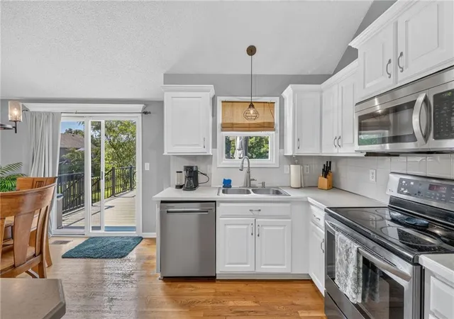 Photo 3 of Sale Pending at 10820 N Smalley Ct, Kansas City, MO 64157 | MLS# 2635029 | Listing updated on 2026-09-25