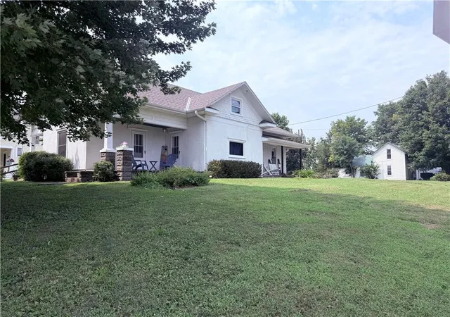 Photo 3 of Single family home for sale at 107 E Main St, Savannah, MO 64485 | MLS# 2635209 | Listing updated on 2026-09-14