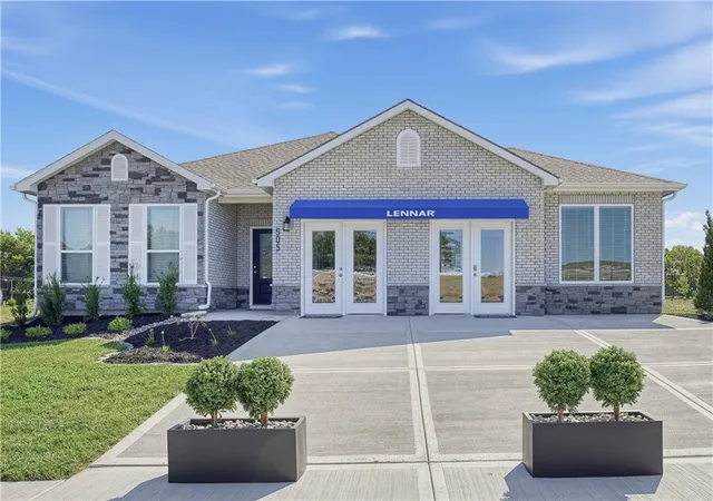 Photo 1 of Single family home for sale at 505 Sw Edgewood Meadows Dr, Oak Grove, MO 64075 | MLS# 2635213 | Listing updated on 2026-09-19