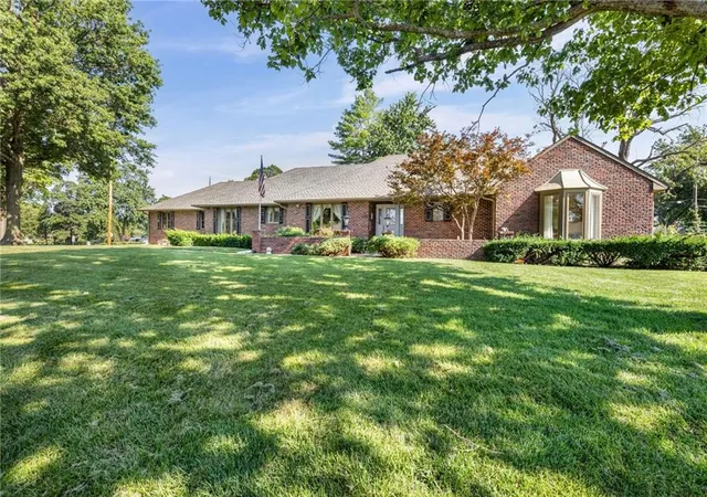 Single family home for sale at 1102 Nakomis Dr, Paola, KS 66071 | MLS# 2635264