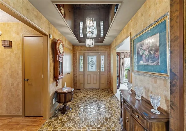 Photo 3 of Single family home for sale at 1102 Nakomis Dr, Paola, KS 66071 | MLS# 2635264 | Listing updated on 2026-09-14