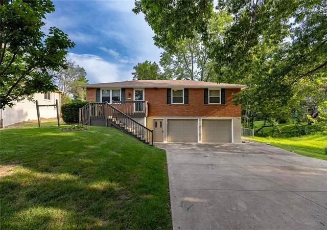 Single family home for sale at 508 NE 87th Street, Kansas City, MO 64155 | MLS# 2635367