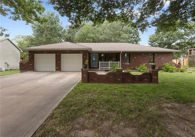 Photo 1 of Single family home for sale at 803 Ozark Short Line, Odessa, MO 64076 | MLS# 2635402 | Listing updated on 2026-10-12