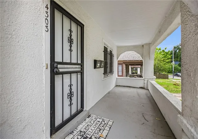 Listing Photo 4 - Condo for sale in building located at 4301-4303 Virginia Ave, Kansas City, MO 64110