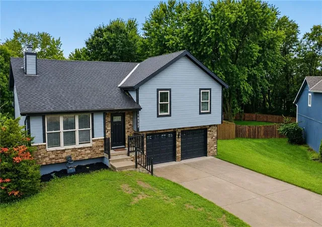 Photo 2 of Single family home for sale at 10307 Nw 85th Court, Kansas City, MO 64153 | MLS# 2635554 | Listing updated on 2026-09-13