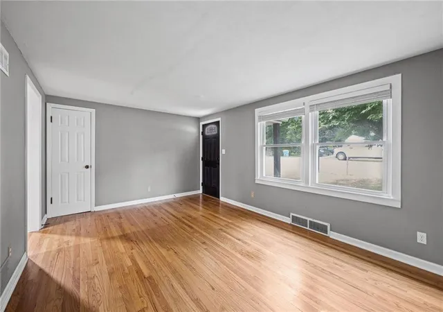 Photo 4 of Single family home for sale at 5507 Cody St, Shawnee, KS 66203 | MLS# 2635565 | Listing updated on 2026-09-29