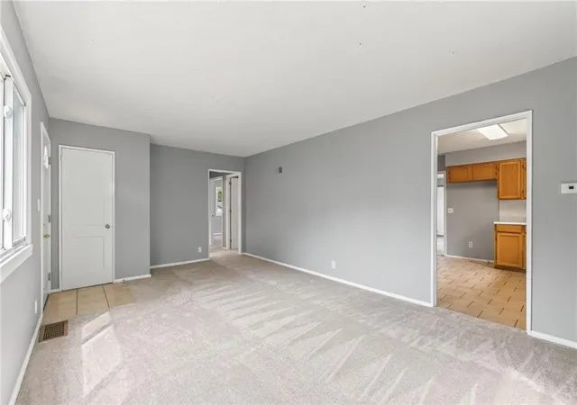 Photo 3 of Single family home for sale at 2412 Ne 59th Terrace, Kansas City, MO 64118 | MLS# 2635677 | Listing updated on 2026-10-08
