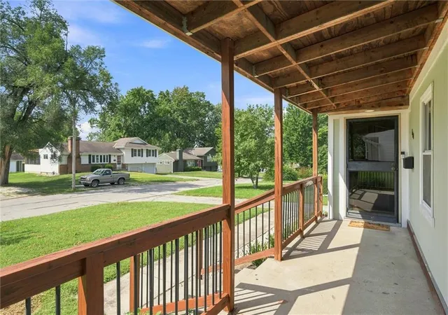 Photo 4 of Single family home for sale at 610 W 86th Terrace, Kansas City, MO 64114 | MLS# 2635686 | Listing updated on 2026-09-14