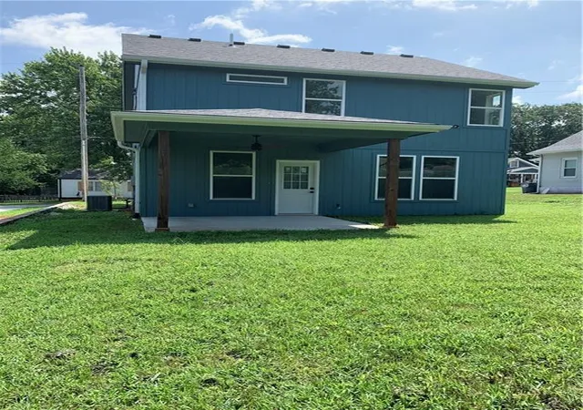 Photo 2 of Single family home for sale at 620 Nw Charlotte St, Grain Valley, MO 64029 | MLS# 2635689 | Listing updated on 2026-09-15