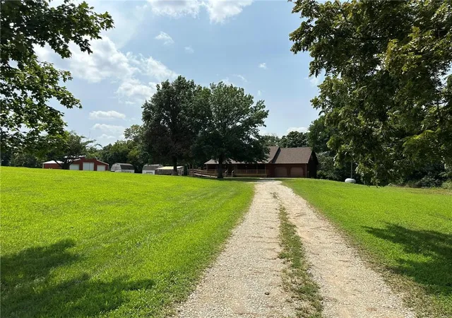 Photo 3 of Single family home for sale at 7935 Kiowa Rd, Oskaloosa, KS 66066 | MLS# 2635699 | Listing updated on 2026-09-11