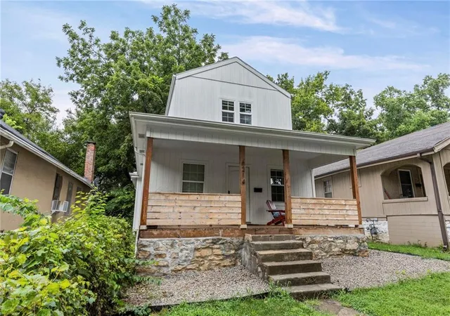 Photo 3 of Single family home for sale at 6214 Tracy Ave, Kansas City, MO 64110 | MLS# 2635708 | Listing updated on 2026-09-12