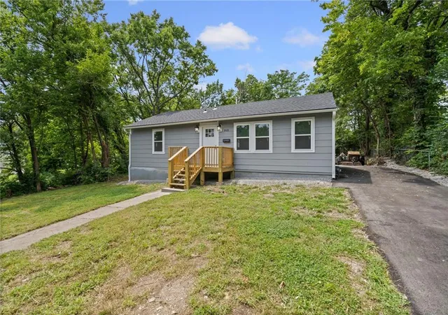 Photo 3 of Single family home for sale at 8428 Flora Ave, Kansas City, MO 64131 | MLS# 2635808 | Listing updated on 2026-09-11