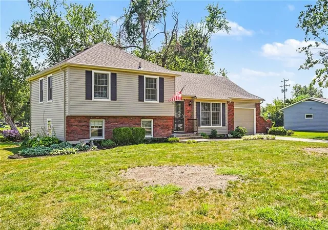 Photo 3 of Single family home for sale at 1625 S Orchard Dr, Ottawa, KS 66067 | MLS# 2635810 | Listing updated on 2026-10-16