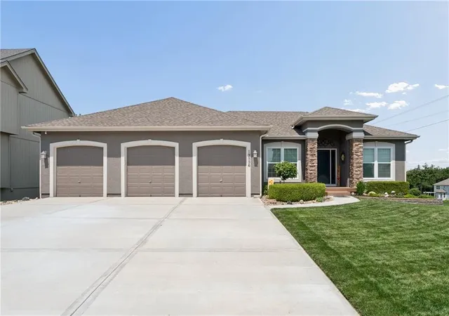 Photo 2 of Single family home for sale at 19556 W 105th Terrace, Olathe, KS 66061 | MLS# 2635847 | Listing updated on 2026-09-11