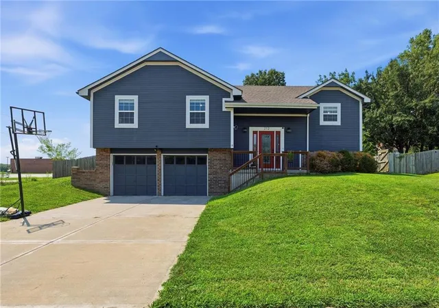 Photo 1 of Single family home for sale at 212 Dawn Ave, Belton, MO 64012 | MLS# 2635866 | Listing updated on 2026-09-15