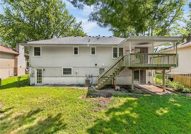 Photo 3 of Single family home for sale at 5524 NW Raintree Dr, Kansas City, MO 64152 | MLS# 2635868 | Listing updated on 2026-10-02