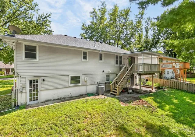 Photo 4 of Single family home for sale at 5524 NW Raintree Dr, Kansas City, MO 64152 | MLS# 2635868 | Listing updated on 2026-10-02