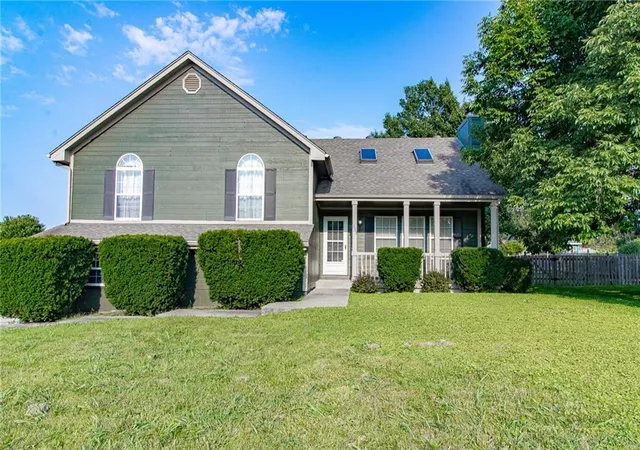 Photo 1 of Sale Pending at 1333 Ne Grand Ave, Lees Summit, MO 64086 | MLS# 2635877 | Listing updated on 2026-09-13