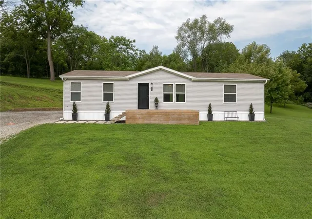 Photo 1 of Single family home for sale at 201 N Chestnut St, Oregon, MO 64473 | MLS# 2635901 | Listing updated on 2026-10-09