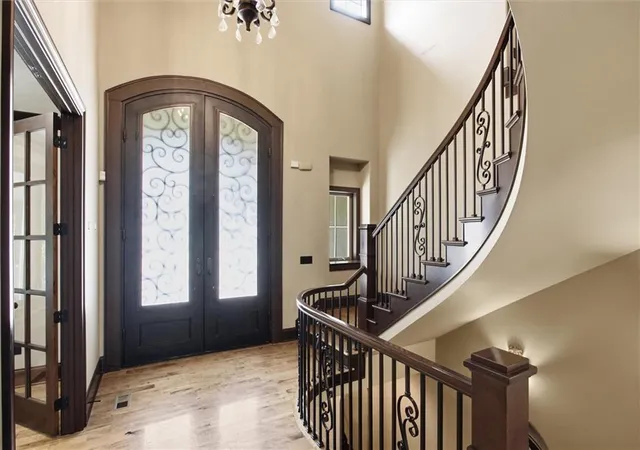 Photo 3 of Single family home for sale at 14555 Oak Valley Dr, Gardner, KS 66030 | MLS# 2635916 | Listing updated on 2026-09-22
