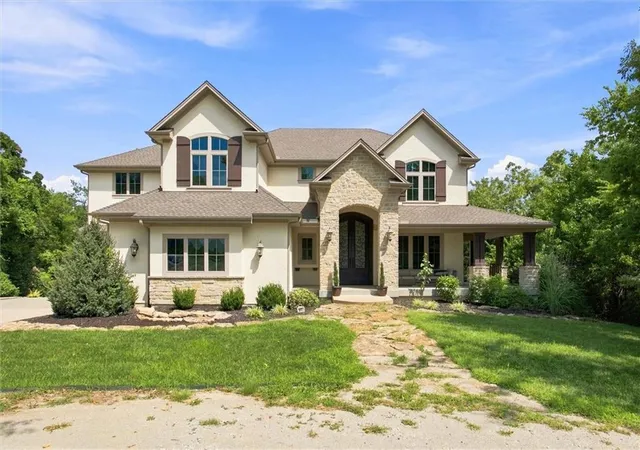 Photo 4 of Single family home for sale at 14555 Oak Valley Dr, Gardner, KS 66030 | MLS# 2635916 | Listing updated on 2026-09-22