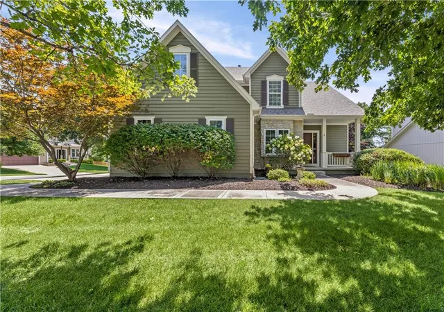 Photo 1 of Single family home for sale at 6001 Lone Elm Rd, Shawnee, KS 66218 | MLS# 2635995 | Listing updated on 2026-10-01