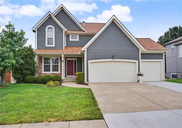 Single family home for sale at 8438 Timber Ridge St, De Soto, KS 66018 | MLS# 2636010