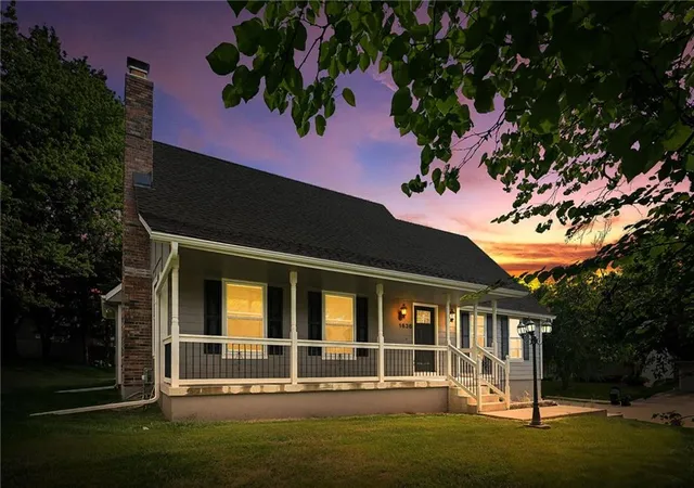 Photo 3 of Single family home for sale at 1636 NE Thames Dr, Lee's Summit, MO 64086 | MLS# 2636023 | Listing updated on 2026-09-12