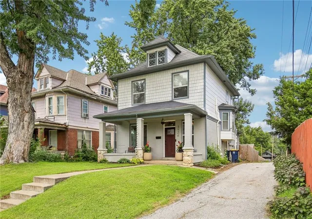 Photo 2 of Single family home for sale at 3924 Windsor Ave, Kansas City, MO 64123 | MLS# 2636025 | Listing updated on 2026-09-11