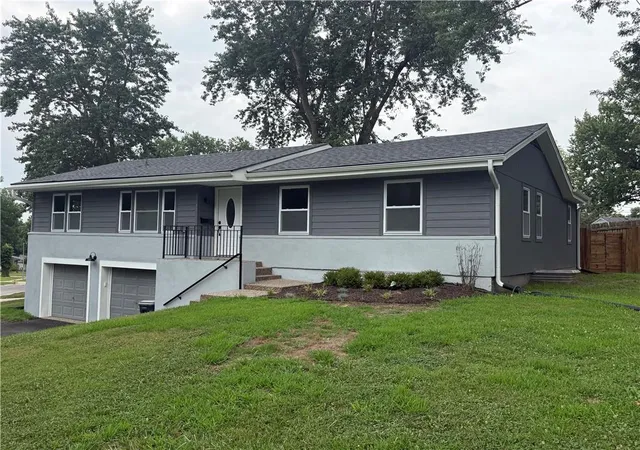 Photo 2 of Single family home for sale at 3237 Ne 47th Terrace, Kansas City, MO 64117 | MLS# 2636051 | Listing updated on 2026-09-12