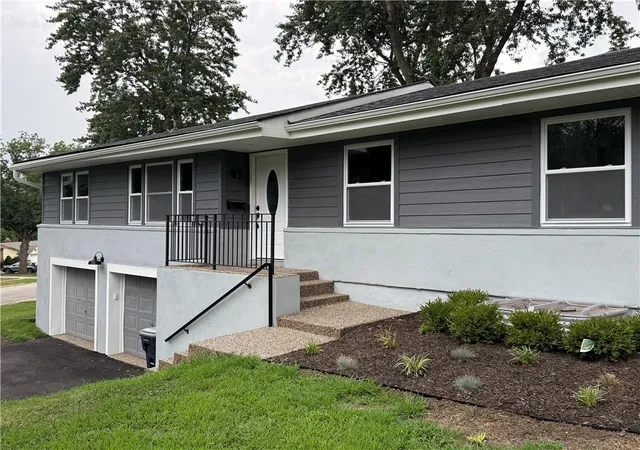 Photo 3 of Single family home for sale at 3237 Ne 47th Terrace, Kansas City, MO 64117 | MLS# 2636051 | Listing updated on 2026-09-12