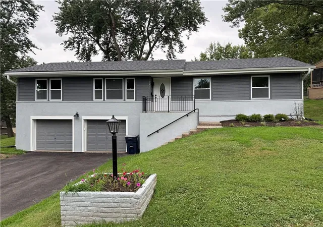 Photo 3 of Single family home for sale at 3237 NE 47th Terrace, Kansas City, MO 64117 | MLS# 2636051 | Listing updated on 2026-09-12
