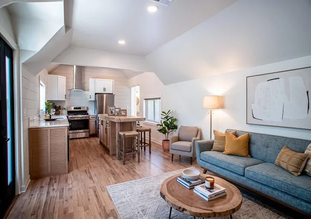 Photo 1 of Sale Pending at 8344 Oldham Rd, Kansas City, MO 64138 | MLS# 2636062 | Listing updated on 2026-09-09