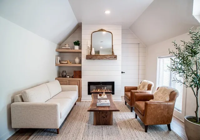 Photo 3 of Sale Pending at 8344 Oldham Rd, Kansas City, MO 64138 | MLS# 2636062 | Listing updated on 2026-09-09