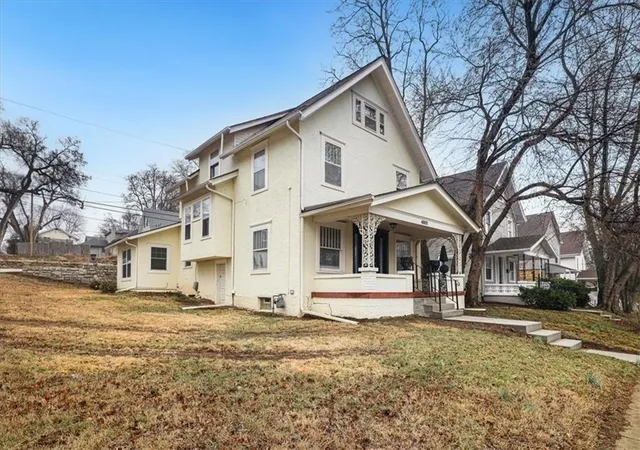 Photo 2 of Single family home for sale at 4601 State Line Rd, Kansas City, MO 64112 | MLS# 2636071 | Listing updated on 2026-10-04