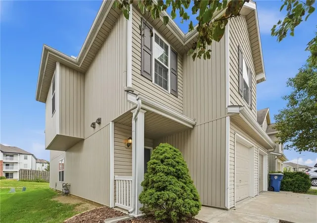 Photo 3 of Townhouse for sale at 9335 N Main St, Kansas City, MO 64155 | MLS# 2636073 | Listing updated on 2026-09-11