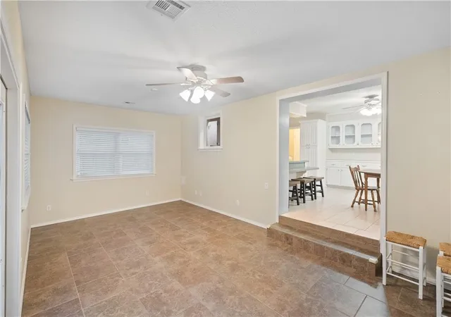 Photo 3 of Sale Pending at 926 Lariat Dr, Bartlesville, OK 74006 | MLS# 2636144 | Listing updated on 2026-09-14