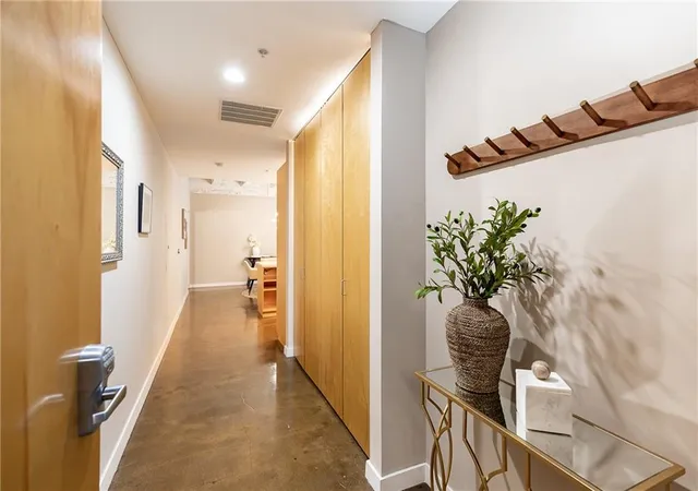 Photo 2 of Condo for sale at 21 W 10th Street #7D, Kansas City, MO 64105 | MLS# 2636162 | Listing updated on 2026-09-14