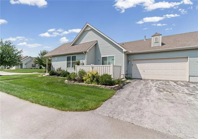 Photo 2 of Single family home for sale at 9831 N Potter Ave, Kansas City, MO 64157 | MLS# 2636214 | Listing updated on 2026-09-22