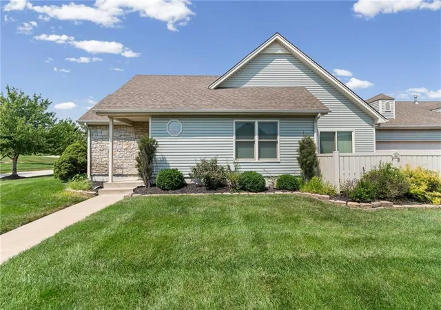 Photo 3 of Single family home for sale at 9831 N Potter Ave, Kansas City, MO 64157 | MLS# 2636214 | Listing updated on 2026-09-12