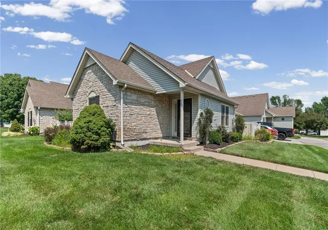Photo 3 of House for sale at 9831 N Potter Ave, Kansas City, MO 64157 | MLS# 2636214 | Listing updated on 2026-10-03