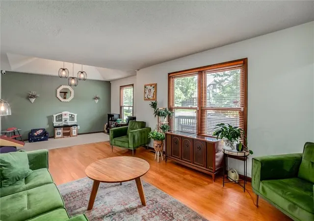 Photo 3 of Single family home for sale at 11636 Cherry St, Kansas City, MO 64131 | MLS# 2636219 | Listing updated on 2026-09-14