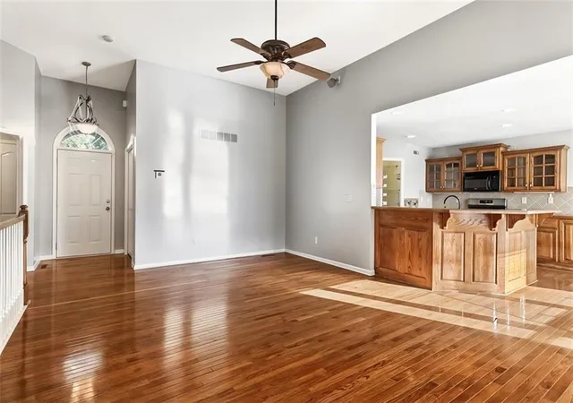 Photo 4 of Sale Pending at 7304 N Cypress Ave, Kansas City, MO 64119 | MLS# 2636234 | Listing updated on 2026-09-11