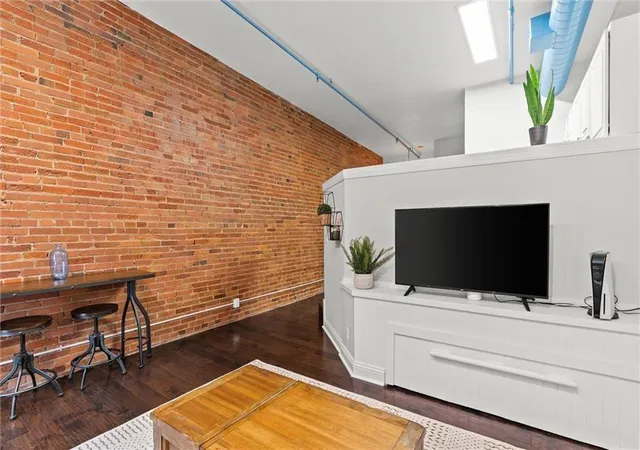 Photo 3 of Condo for sale at 700 Broadway Blvd #508, Kansas City, MO 64105 | MLS# 2636244 | Listing updated on 2026-09-15