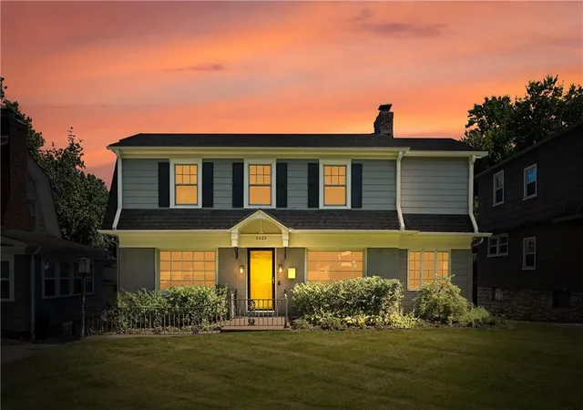 Photo 1 of Sale Pending at 5629 Oak St, Kansas City, MO 64113 | MLS# 2636258 | Listing updated on 2026-09-11