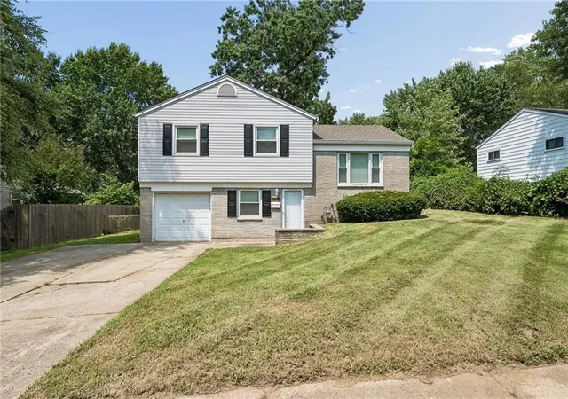 Photo 1 of Single family home for sale at 16412 E 32nd Street S, Independence, MO 64055 | MLS# 2636341 | Listing updated on 2026-09-11