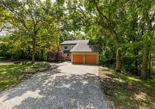 Photo 2 of Single family home for sale at 15421 Kansas Ave, Basehor, KS 66007 | MLS# 2636438 | Listing updated on 2026-10-03